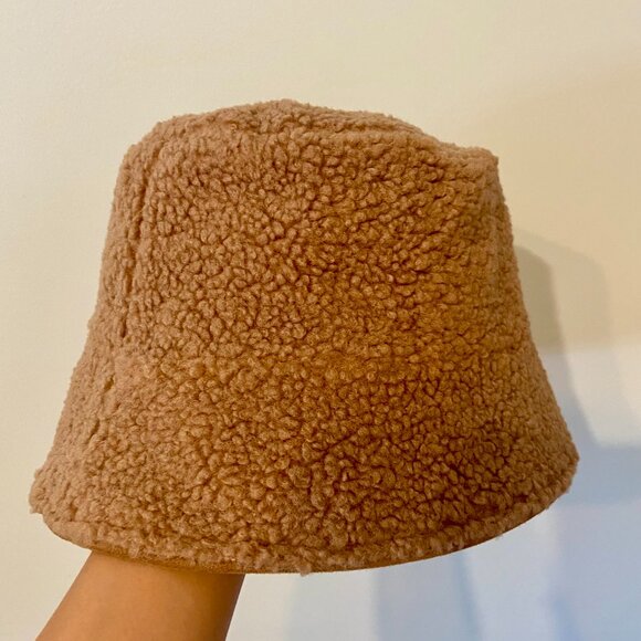 Reversible bucket hat: suede + teddy - Picture 3 of 4